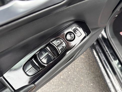 Used 2024 Nissan Altima 2.5 SR image 16