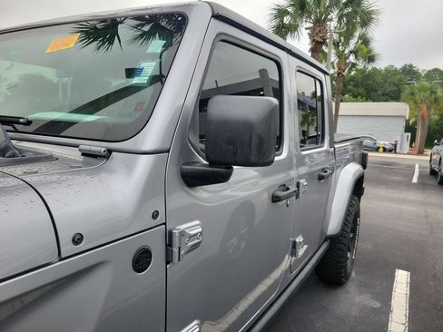 Used 2021 Jeep Gladiator Overland AWD/4WD image 5