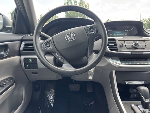 Used 2015 Honda Accord LX image 34