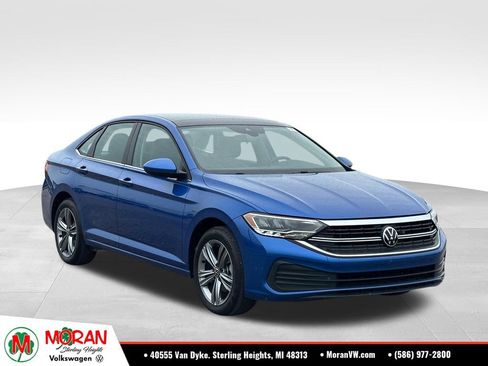Used 2023 Volkswagen Jetta SE w/ Panoramic Sunroof Package FWD image 7
