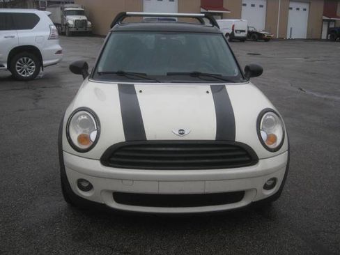 Used 2010 MINI Cooper Clubman Hardtop image 2