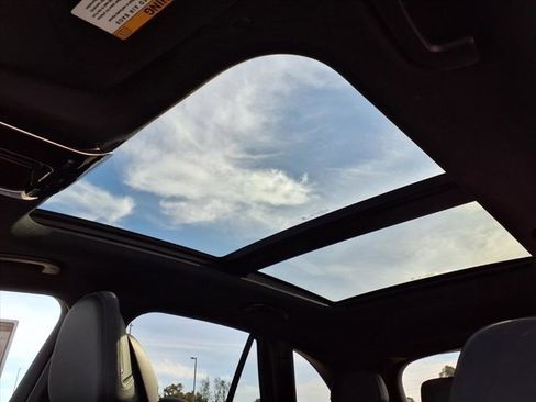 Used 2025 Mercedes-Benz GLC 300 image 15