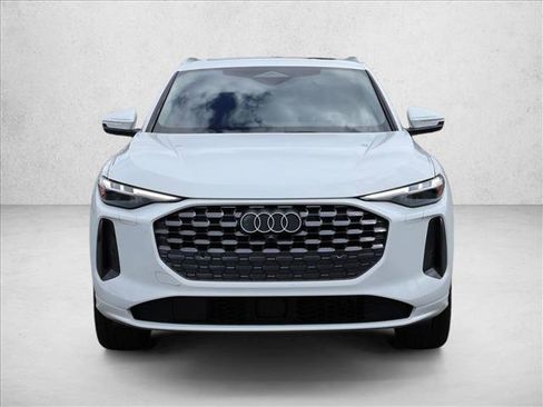 Certified 2025 Audi Q5 Premium AWD/4WD image 2