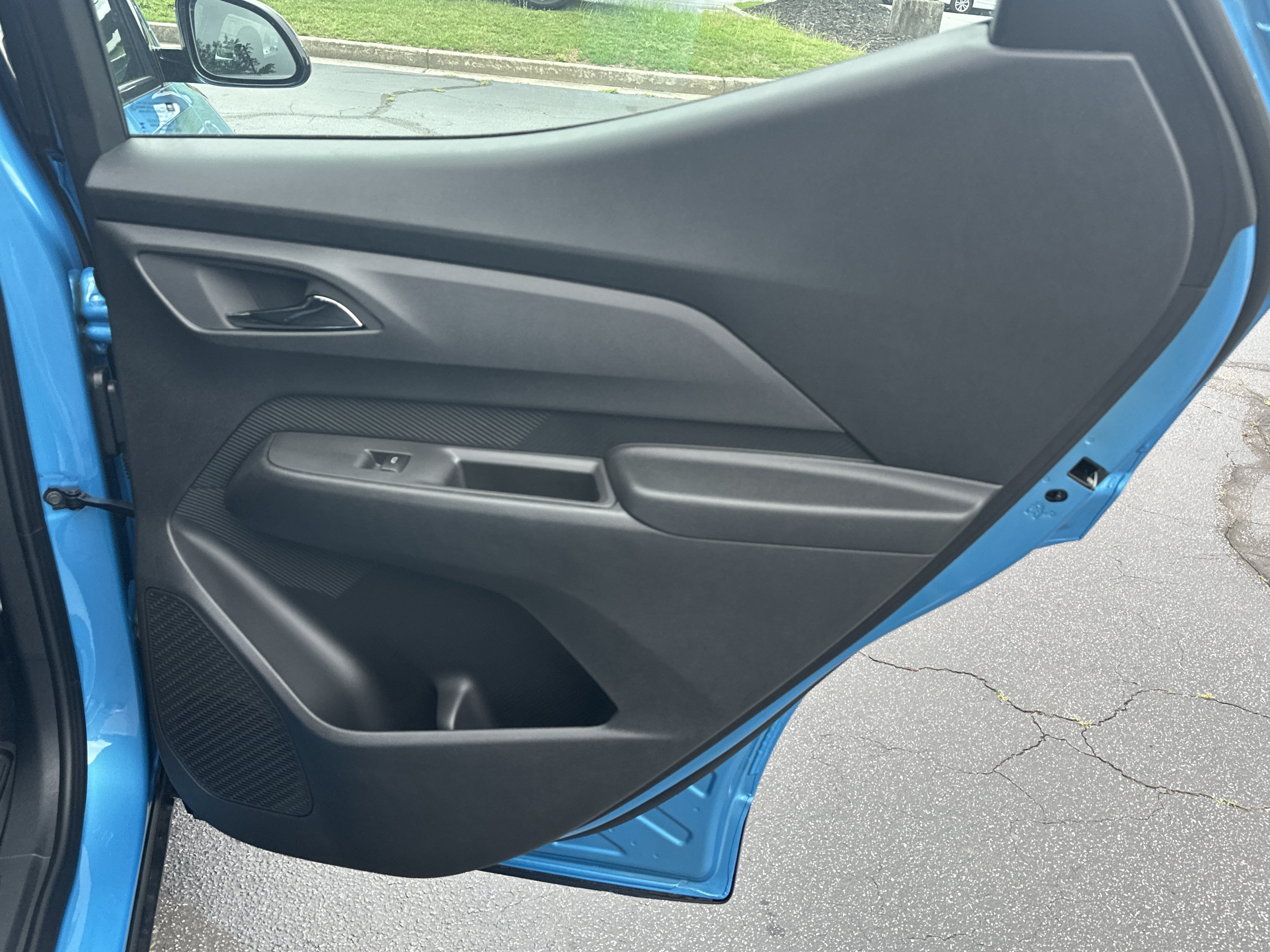 New 2027 Chevrolet Bolt LT FWD image 16
