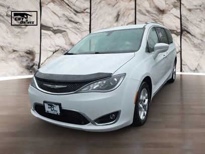 Used 2017 Chrysler Pacifica Touring-L Plus w/ Tire & Wheel Group