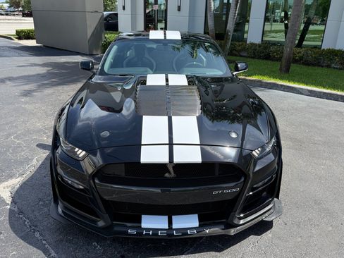 Used 2022 Ford Mustang Shelby GT500 w/ Carbon Fiber Track Pack RWD image 7