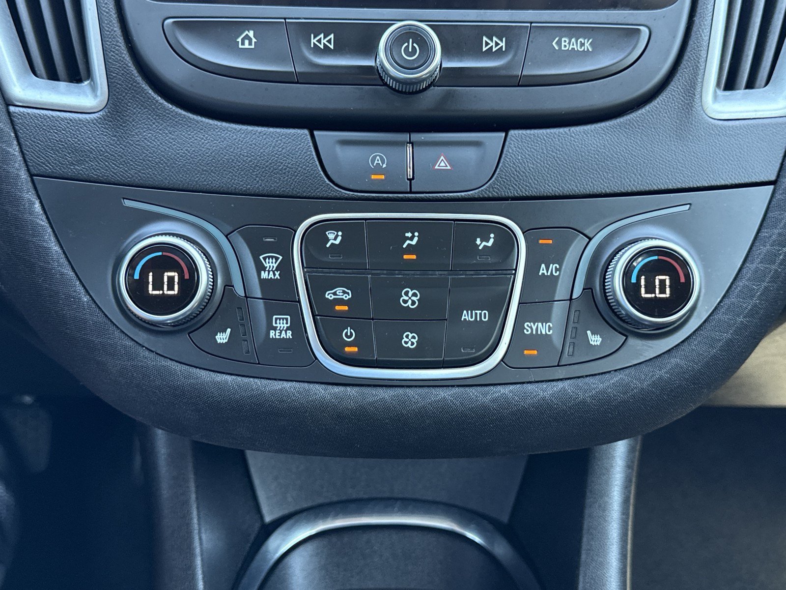 Used 2025 Chevrolet Malibu LT FWD image 23