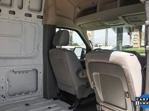 Used 2018 Nissan NV 2500 S image 29