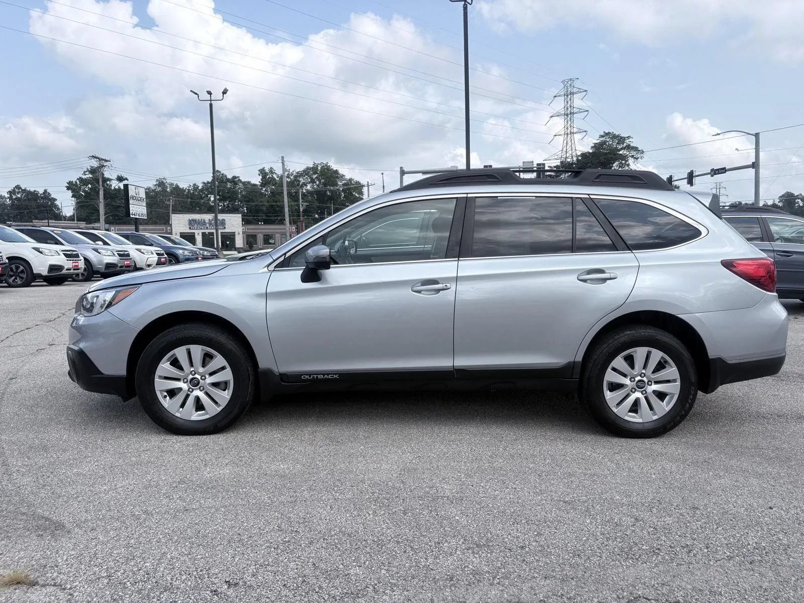 Used 2015 Subaru Outback 2.5i Premium AWD/4WD image 6