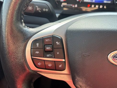 Used 2021 Ford Explorer XLT w/ Equipment Group 202A AWD/4WD image 22