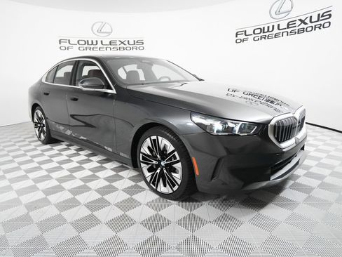 Used 2024 BMW 530i xDrive w/ Premium Package AWD/4WD image 3