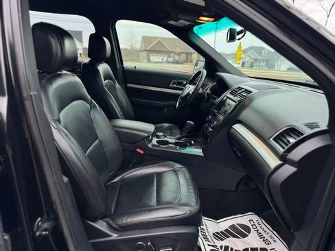 Used 2016 Ford Explorer XLT w/ Equipment Group 202A AWD/4WD image 20
