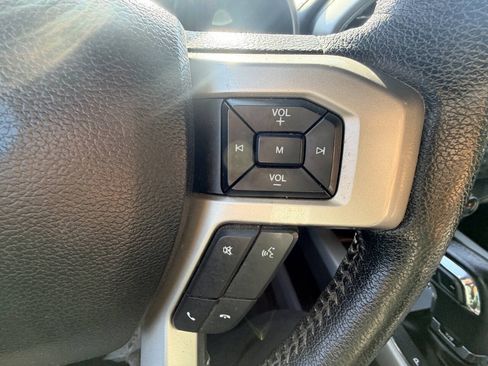 Used 2015 Ford F150 Lariat w/ Equipment Group 502A Luxury AWD/4WD image 8