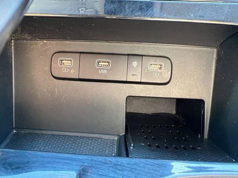 Used 2024 Kia Carnival SX image 24