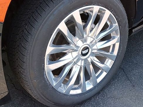 Used 2023 Cadillac Escalade Premium Luxury w/ Performance Package AWD/4WD image 6