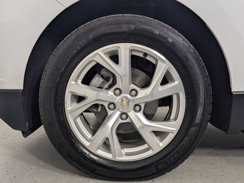 Used 2018 Chevrolet Equinox Premier FWD image 11