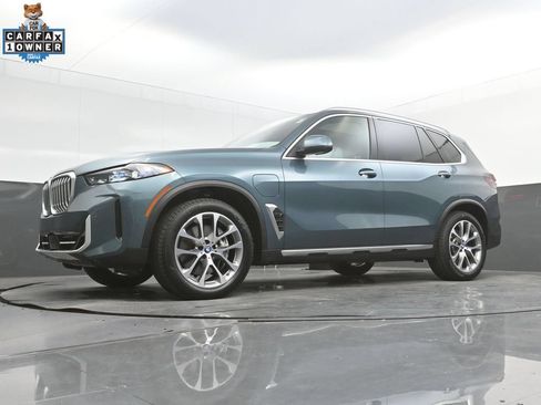 Used 2024 BMW X5 xDrive50e w/ Premium Package AWD/4WD image 42