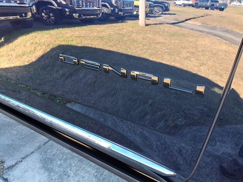 Used 2024 GMC Yukon Denali Ultimate image 10