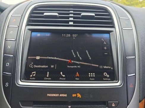 Used 2019 Lincoln Nautilus Reserve FWD image 31