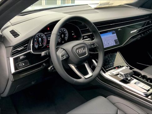 Used 2025 Audi Q8 Prestige w/ Prestige Package AWD/4WD image 8