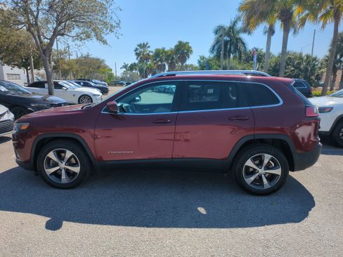Used 2019 Jeep Cherokee Limited image 8