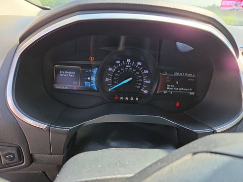 Used 2018 Ford Edge Titanium w/ Equipment Group 301A FWD image 15