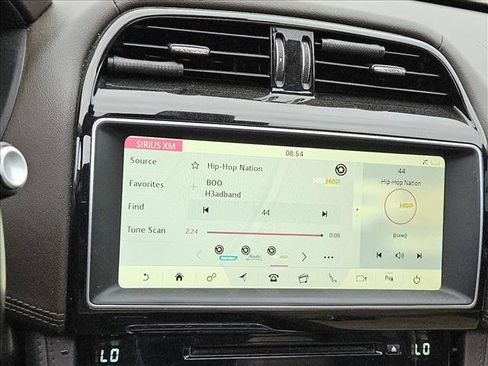 Used 2019 Jaguar F-PACE Prestige image 13