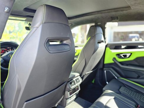 Used 2024 Lamborghini Urus S image 12