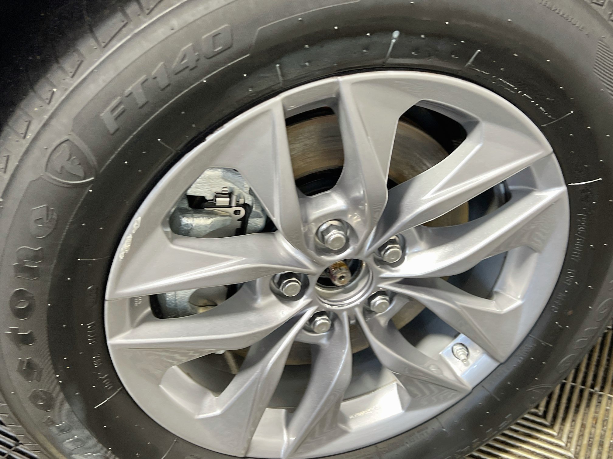 Used 2024 Toyota Sienna XLE FWD image 14