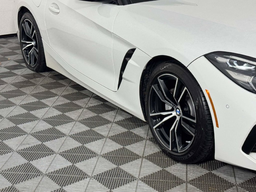 Used 2019 BMW Z4 sDrive30i w/ M Sport Package RWD image 12