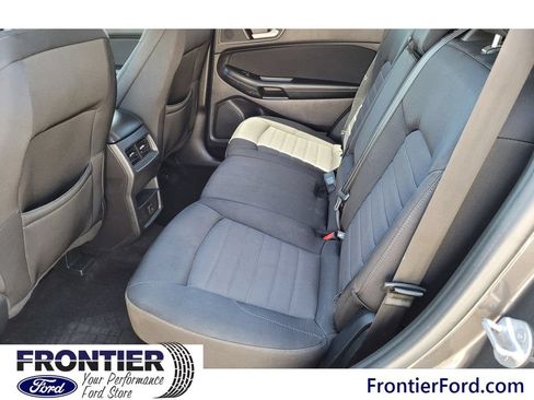 Used 2017 Ford Edge SE AWD/4WD image 26
