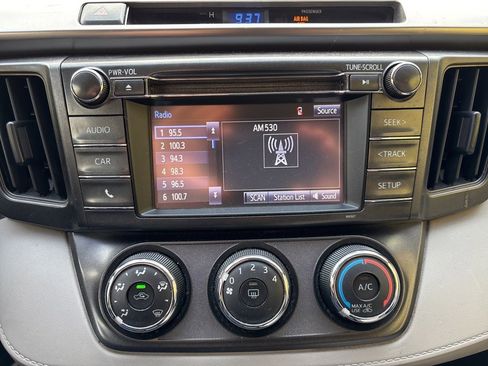 Used 2014 Toyota RAV4 LE image 12