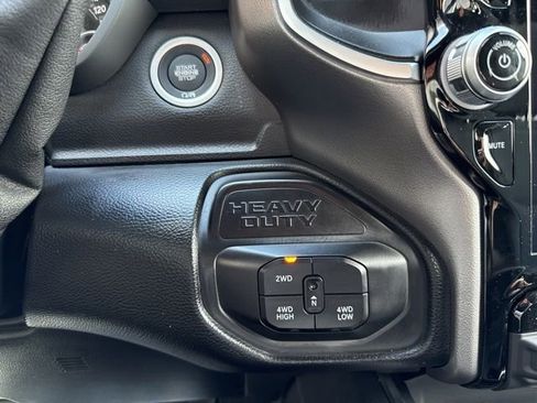 New 2026 RAM 2500 Big Horn AWD/4WD image 17