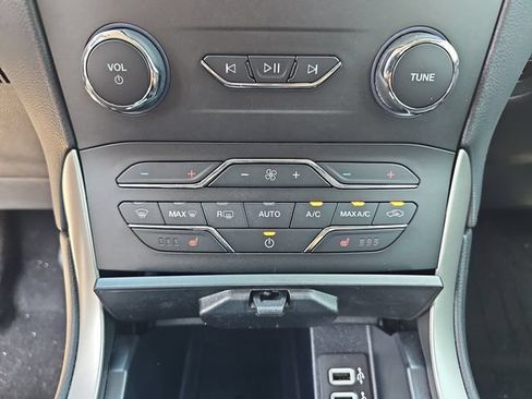 Certified 2019 Ford Edge SEL w/ Equipment Group 201A FWD image 27