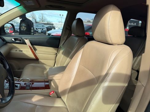 Used 2011 Toyota Highlander Limited w/ Tow Pkg image 7