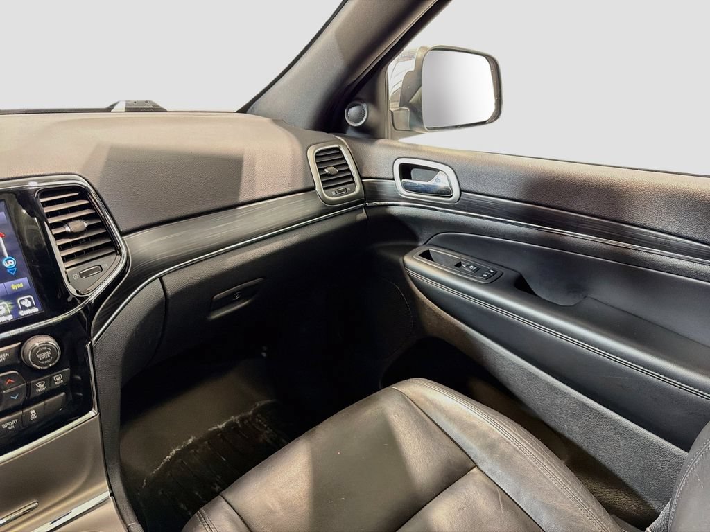 Used 2020 Jeep Grand Cherokee Limited AWD/4WD image 24