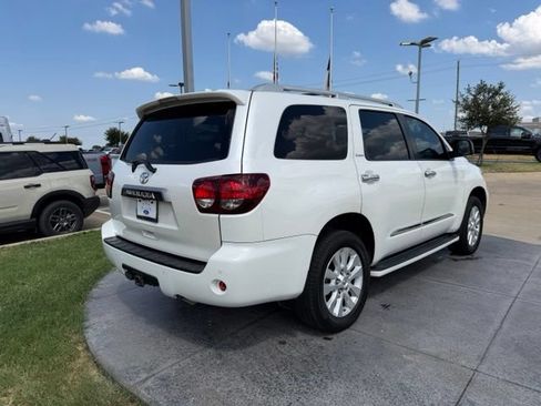 Used 2021 Toyota Sequoia Platinum AWD/4WD image 7