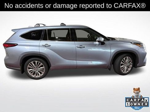 Used 2022 Toyota Highlander Platinum AWD/4WD image 3