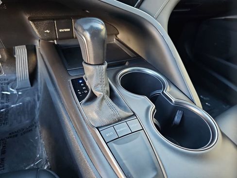 Used 2022 Toyota Camry SE image 15