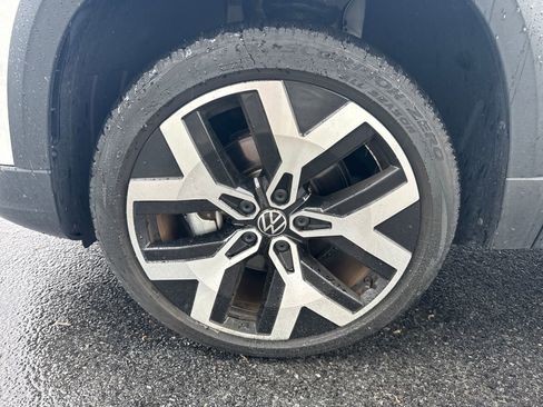 Certified 2023 Volkswagen Taos SEL AWD/4WD image 10
