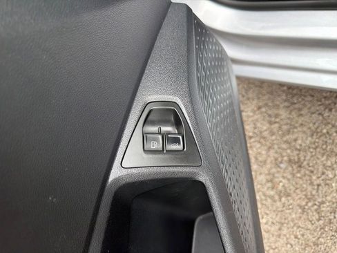 Used 2024 Volkswagen Jetta SE FWD image 15