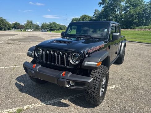 Used 2026 Jeep Gladiator Mojave AWD/4WD image 4