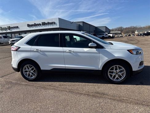 Used 2024 Ford Edge SEL image 2
