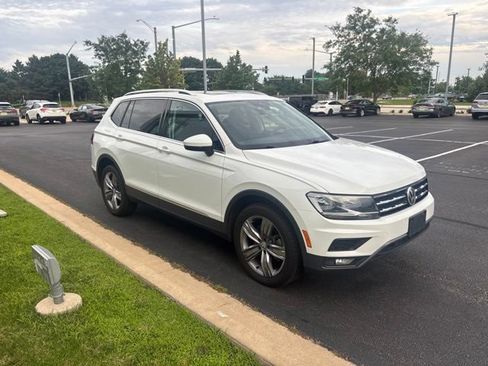 Used 2021 Volkswagen Tiguan SEL AWD/4WD image 3