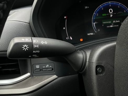 Used 2025 Toyota Grand Highlander FWD image 38