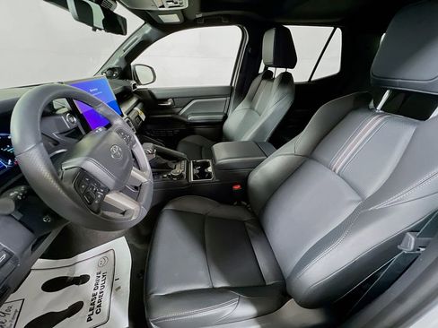 New 2025 Toyota 4Runner Limited image 17