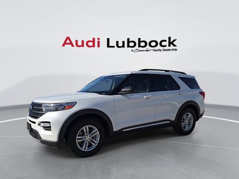 Used 2020 Ford Explorer XLT w/ Equipment Group 202A image 4