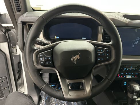 Used 2025 Ford Bronco Outer Banks AWD/4WD image 18