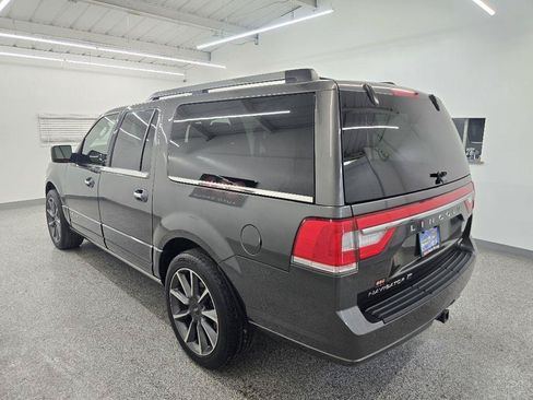Used 2016 Lincoln Navigator L Reserve RWD image 4