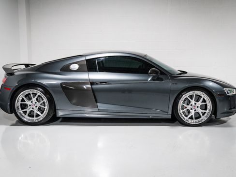 Used 2018 Audi R8 V10 plus AWD/4WD image 2